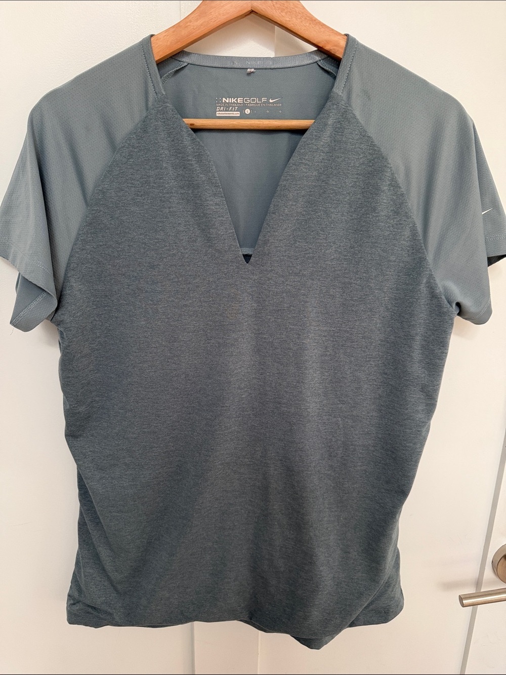 Nike Women's Short-Sleeve V-Notch Golf Tee in Slate Blue-Gray